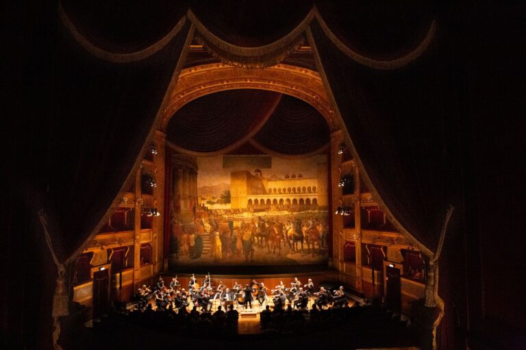 IL GATTOPARDO DI VISCONTI AL TEATRO MASSIMO DI PALERMO CON LA MUSICA DI ROTA DAL VIVO