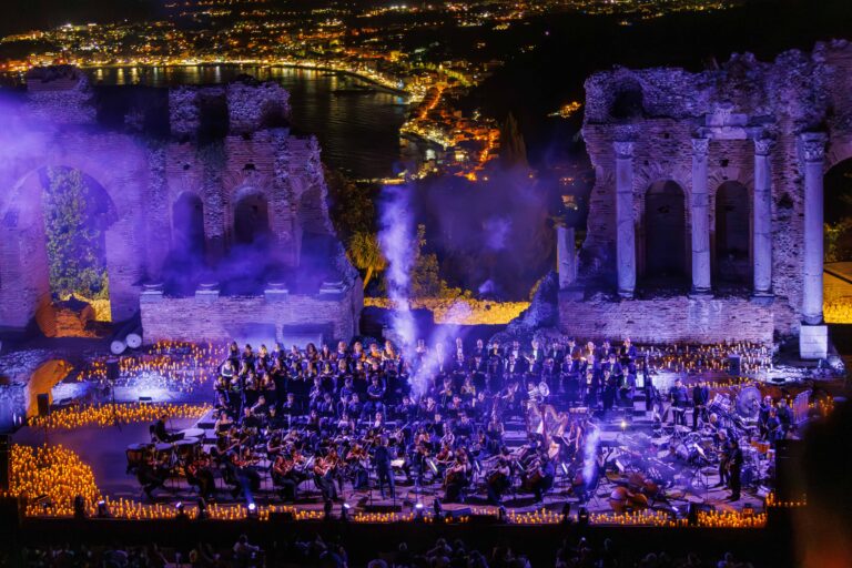 TRIONFO AL TEATRO ANTICO DI TAORMINA