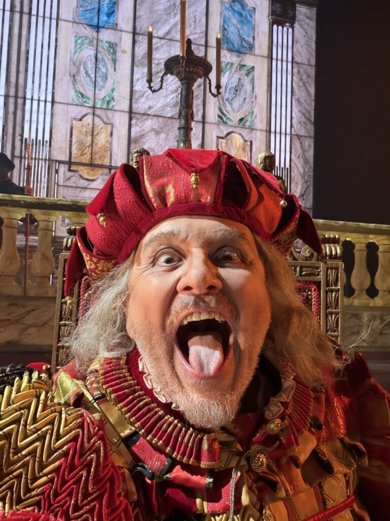 IL MIO RIGOLETTO TRA L’OMBRA DELL’ANIMA E LA MAGIA DI MUSCAT